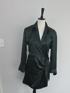 Gianni Bini Emerald Satin Wrap Dress Sz 4